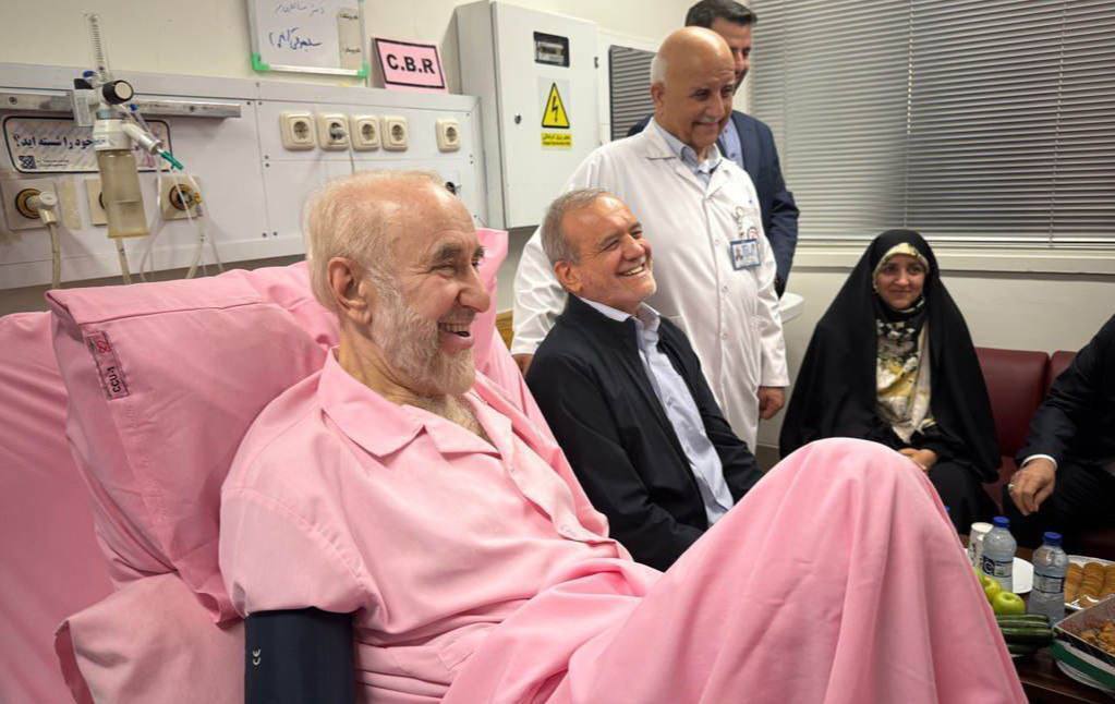 پزشکیان به عیادت محمدخاتمی رفت