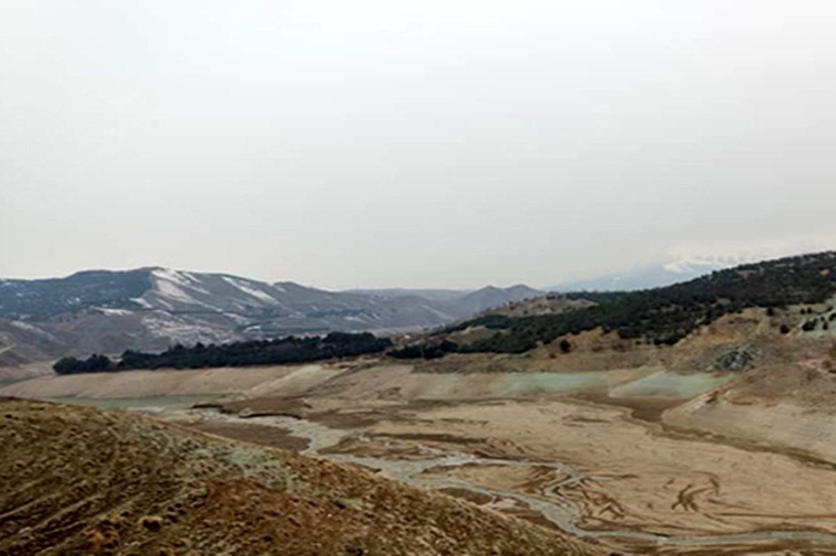 سد لتیان در حال خشک شدن