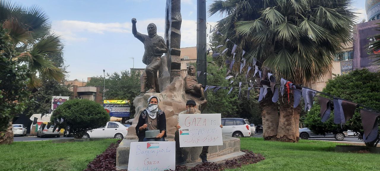 همبستگی دو نفر در میدان فلسطین