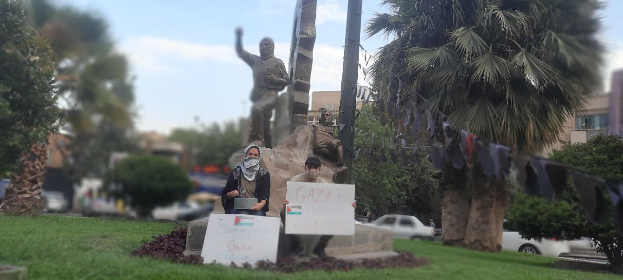 همبستگی دو نفر در میدان فلسطین تهران با مردم غزه