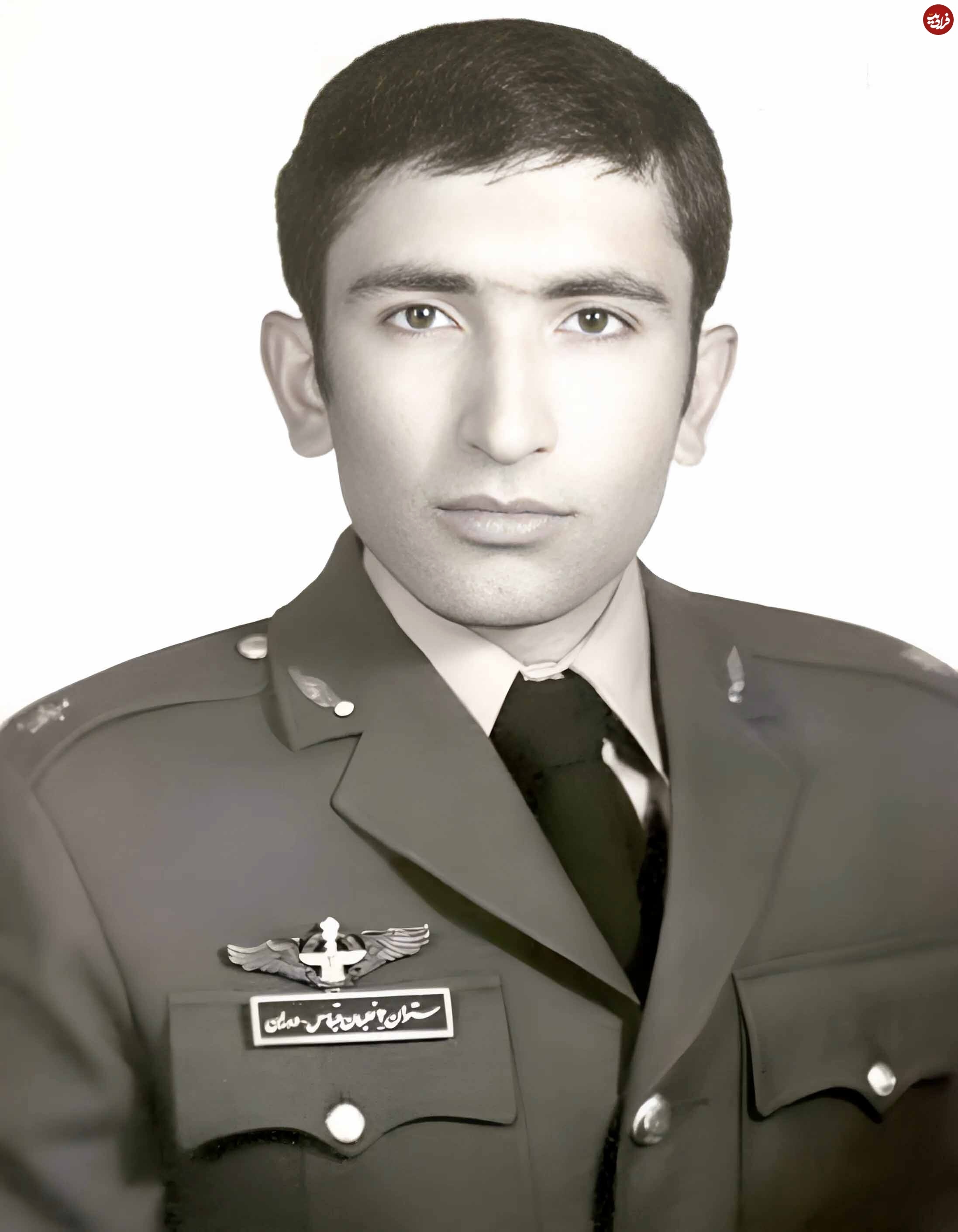 عباس دوران با لباس نظامی