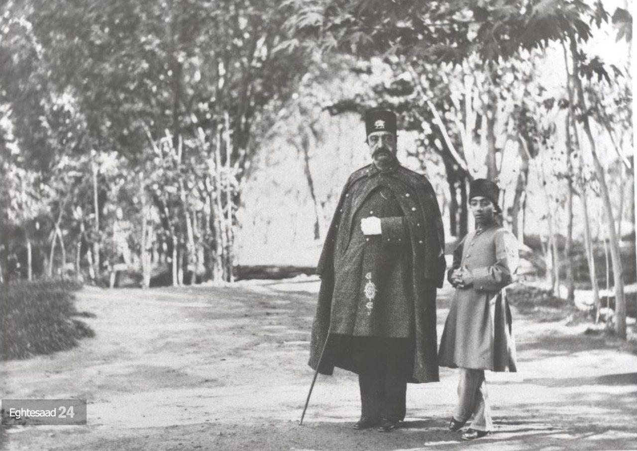 ژست ملوکانه ناصرالدین شاه