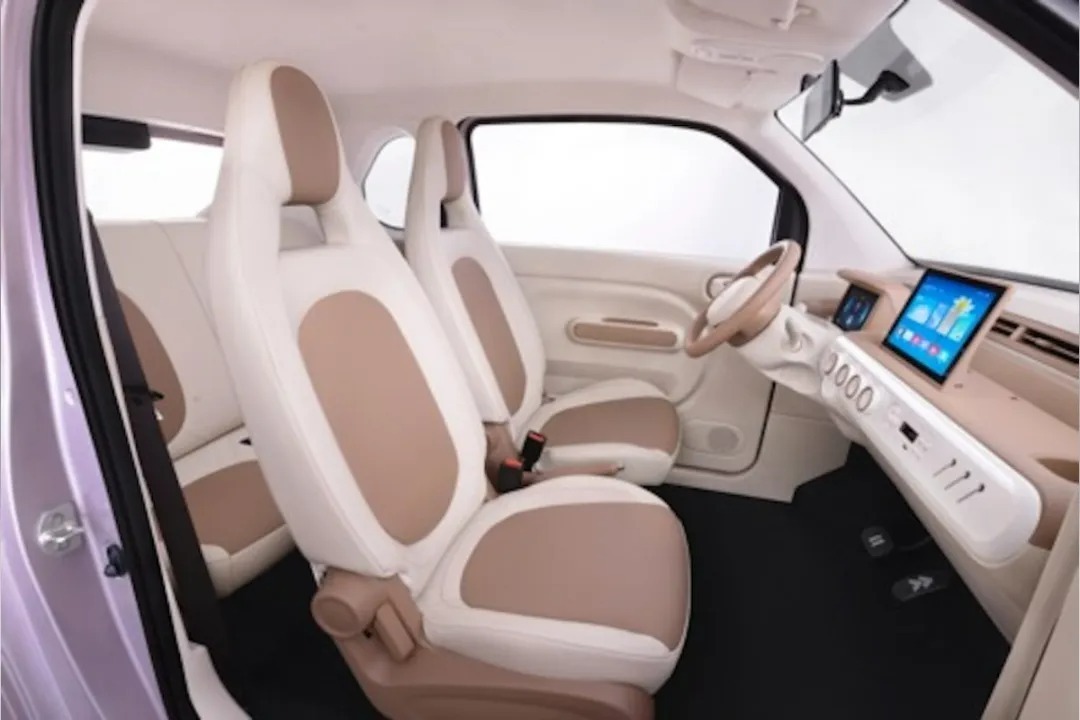 خودروی برقی FAW با طراحی خاص خودروی برقی FAW با طراحی خاص