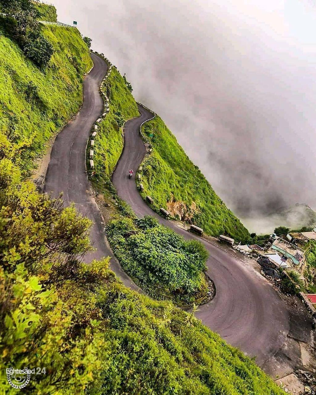 جاده زیبا و تماشایی توسکستان