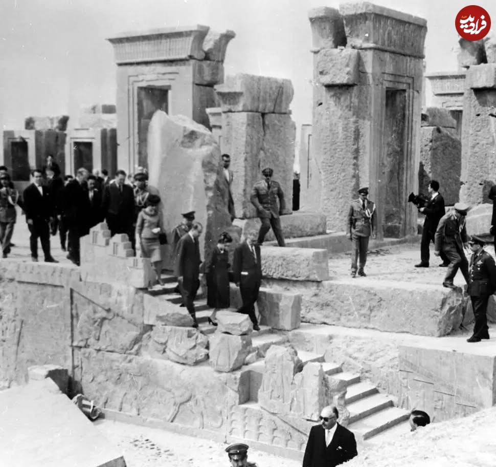 ملکه الیزابت و شاهزاده فیلیپ ۶۵ سال پیش از تخت جمشید