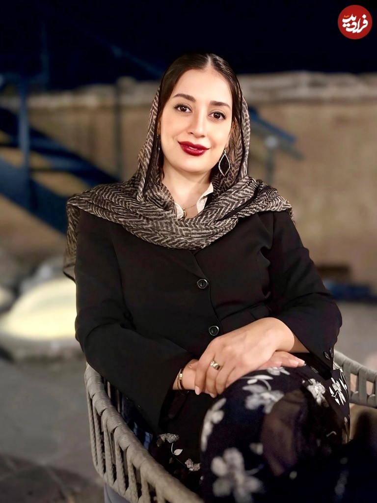 ژست‌های بامزه گلپری سریال آوای باران در ۳۵ سالگی