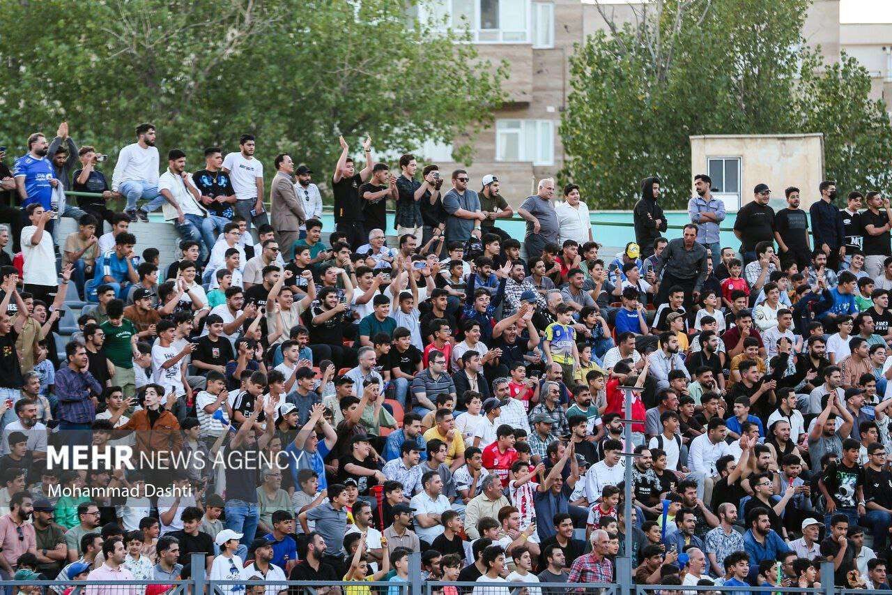 مسابقه خیرخواهانه فوتبال با حضور علی دایی و عادل فردوسی پور در اردبیل