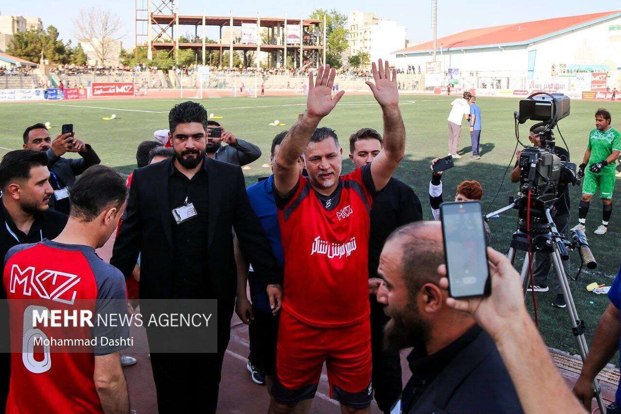 مسابقه خیرخواهانه فوتبال با حضور علی دایی و عادل فردوسی پور در اردبیل