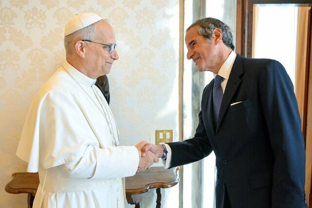 گروسی با پاپ