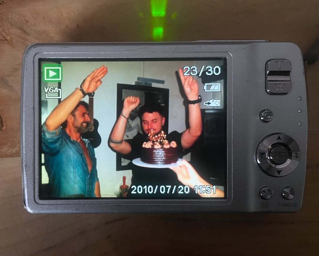 قاب خانوادگی از تولد ۳۲ سالگی آقازاده امین حیایی