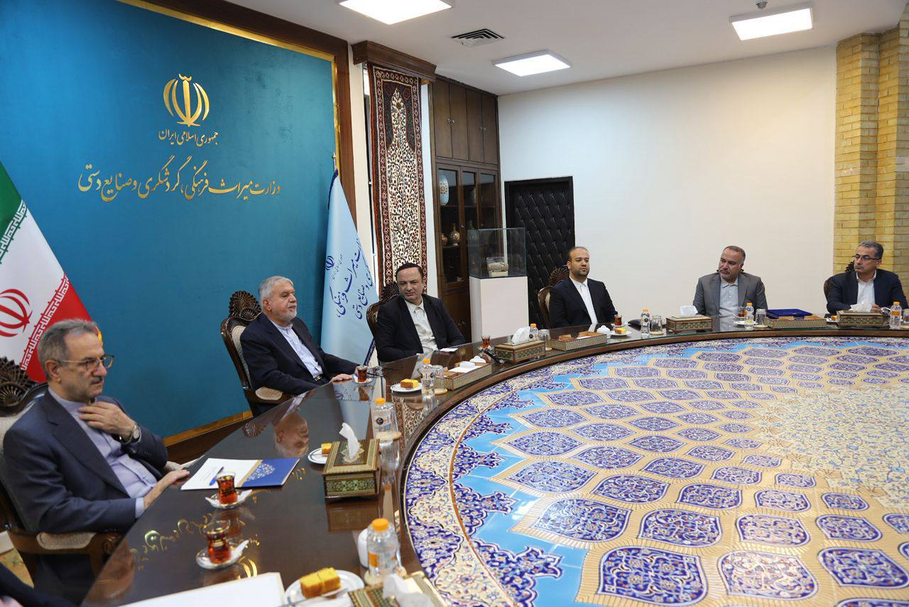 امضای تفاهمنامه همکاری بین دبیرخانه شورایعالی مناطق آزاد و وزارت میراث فرهنگی، گردشگری و صنایع دستی امضای تفاهمنامه همکاری بین دبیرخانه شورایعالی مناطق آزاد و وزارت میراث فرهنگی، گردشگری و صنایع دستی