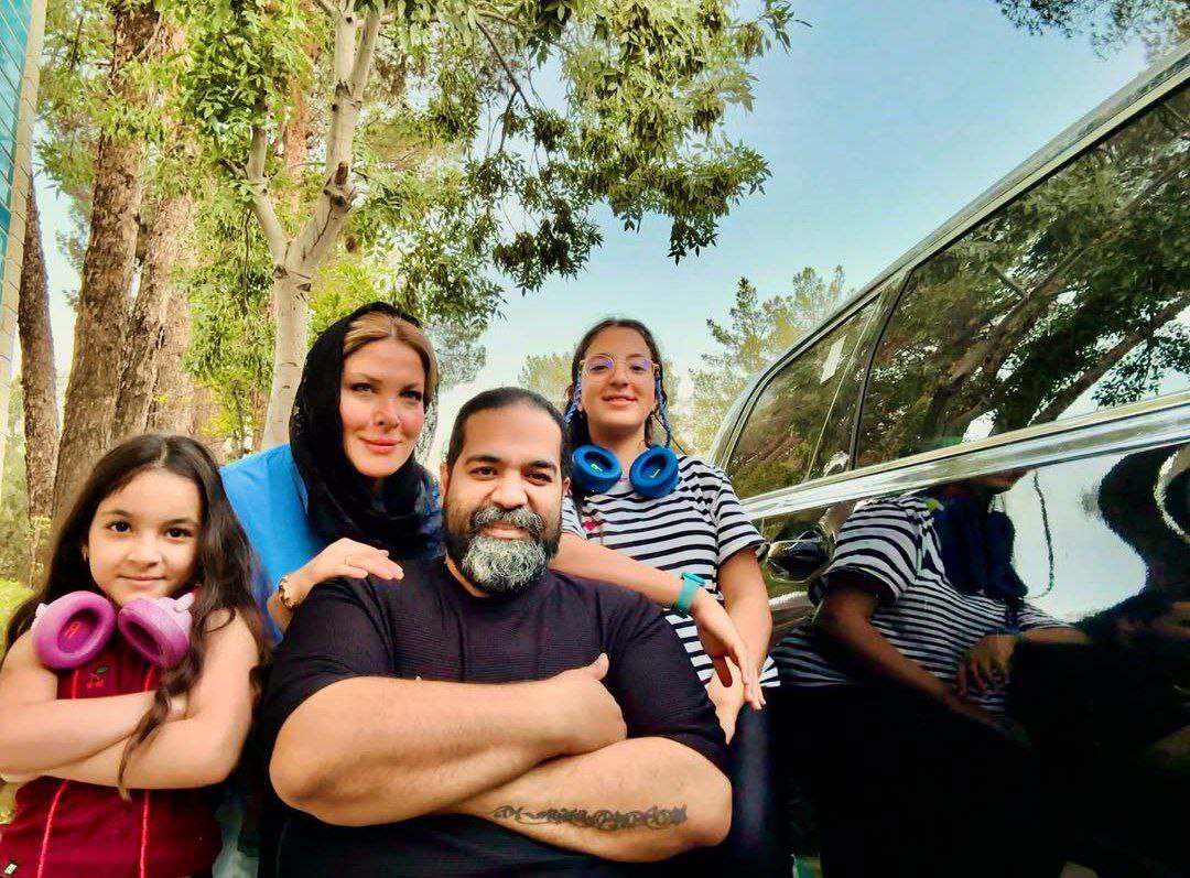 ژست عاشقانه رضا صادقی