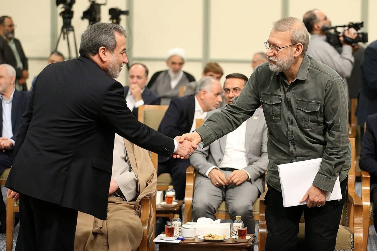 علی لاریجانی و عراقچی در دیدار با رهبری