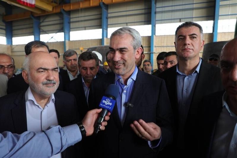 وزیر اقتصاد در حاشیه مراسم افتتاح شرکت فولاد پخش اهواز: رفع موانع تولید در اولویت است