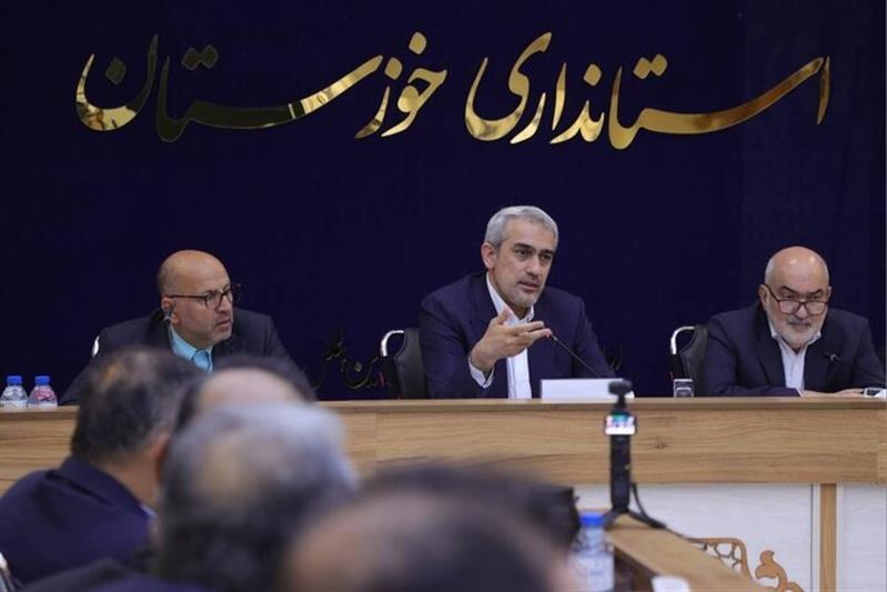 وزیر اقتصاد در جمع فعالان اقتصادی در اهواز: تشکیل ستاد‌های توسعه منطقه‌ای برای محرومیت‌زدایی/ توازن استانی در مالیات و بیمه برای عدالت اجتماعی