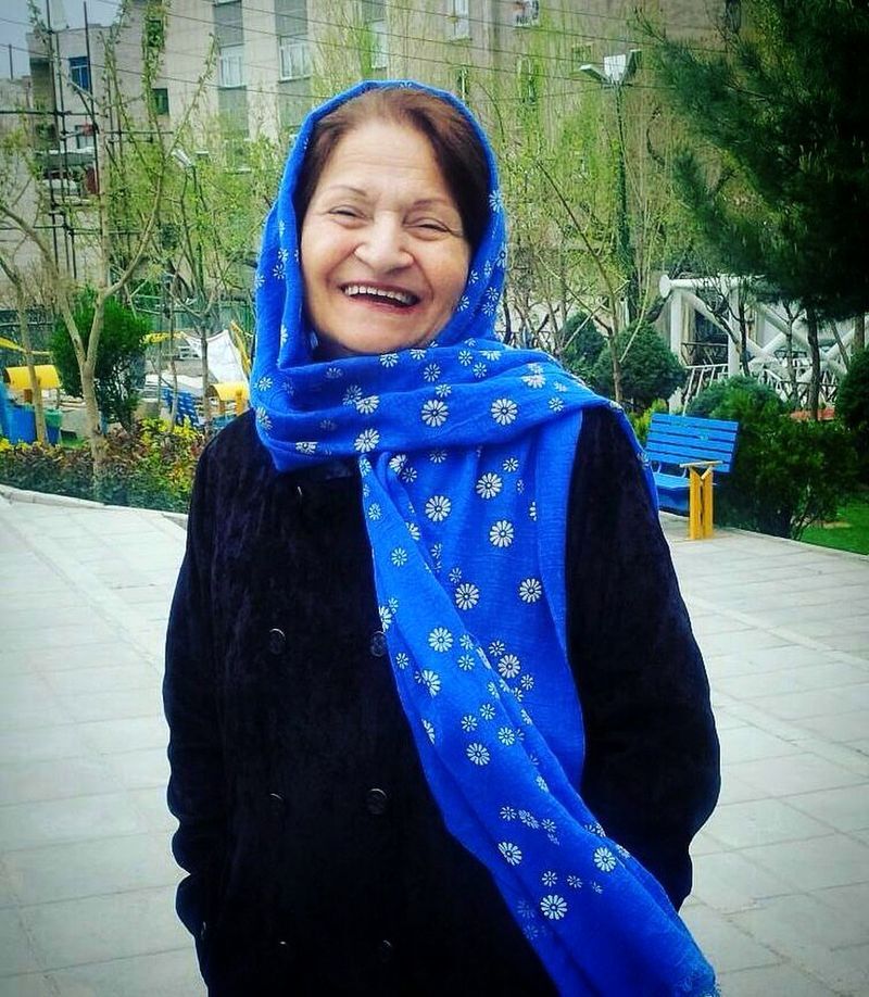 عکس/ مادر نوش‌آفرین درگذشت