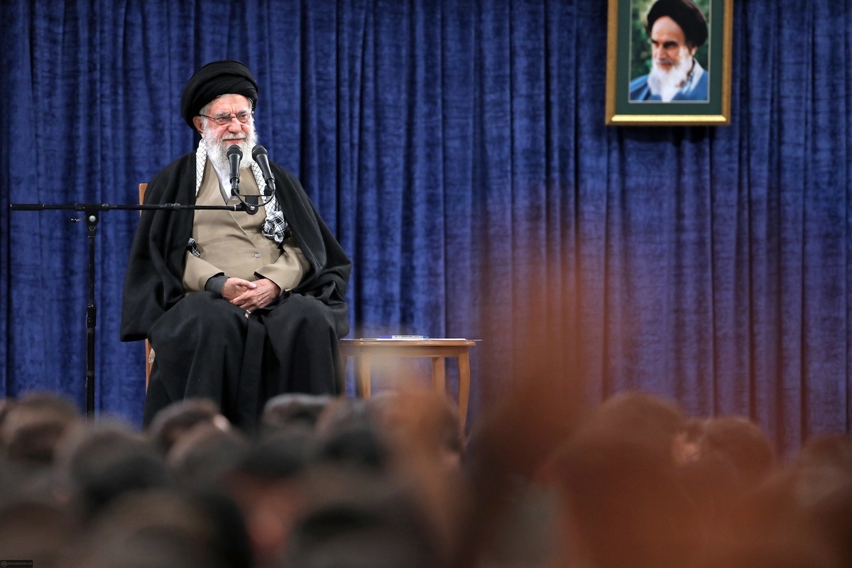 پیمان نخبگان علمی با رهبری