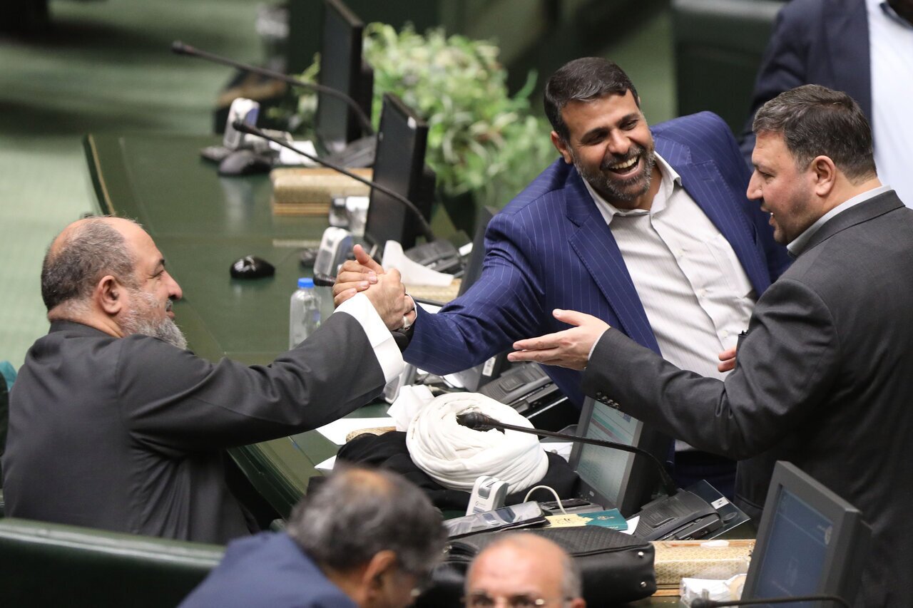 برداشته شدن عمامه رسایی