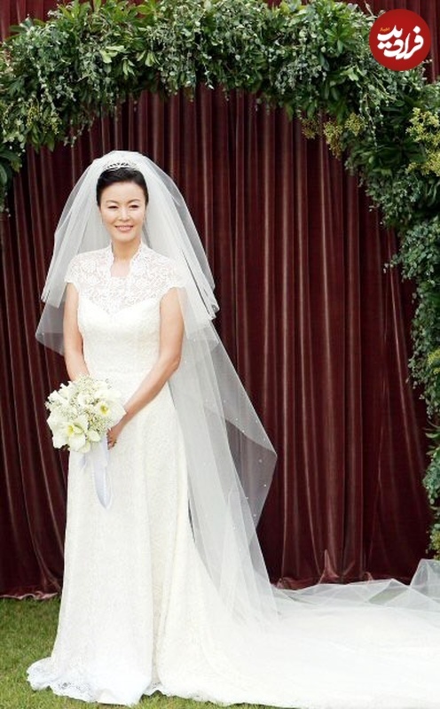 ژست‌های دلبرانه بانو یومیول سریال جومونگ در ۴۰ سالگی با لباس عروس