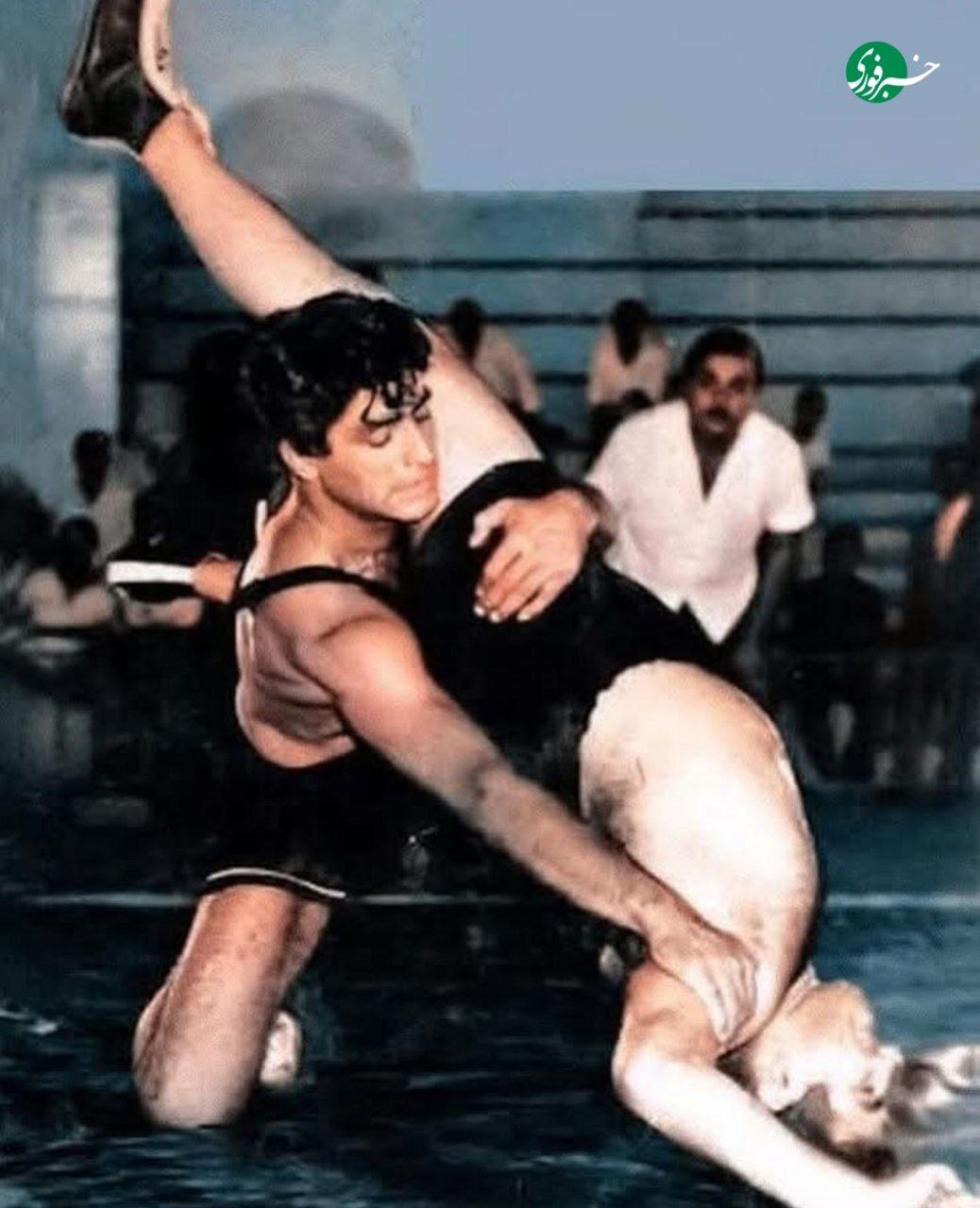 عکس/ تختی و فردین در صحنه‌ای از یک کشتی تمرینی