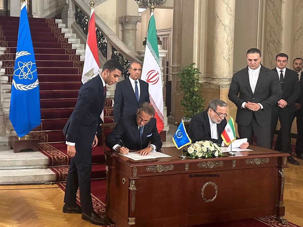 بازی‌های سیاسی در داخل