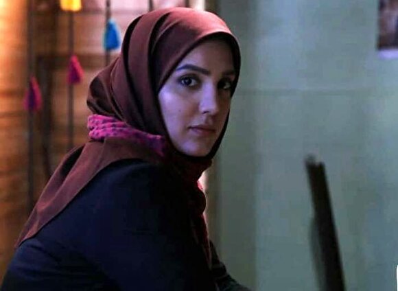 عکس/ تیپ رسمی الناز مافی سریال بچه مهندس در یک مراسم