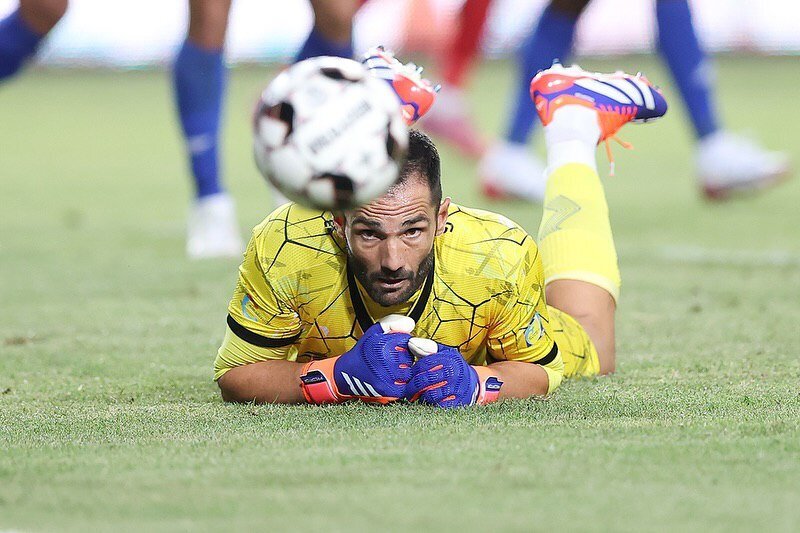 شروع پرماجرای آدان در استقلال شروع پرماجرای آدان در استقلال