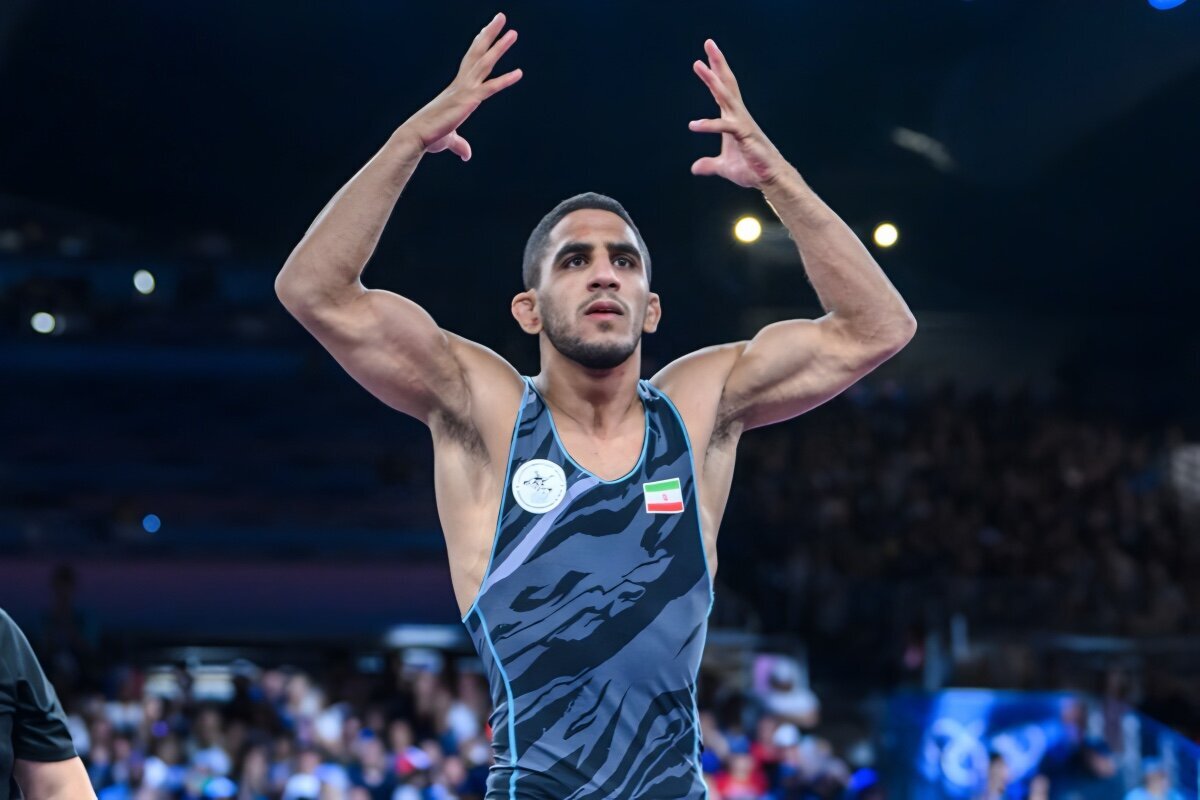 صعود سخت رحمان عموزاد به نیمه‌نهایی قهرمانی جهان