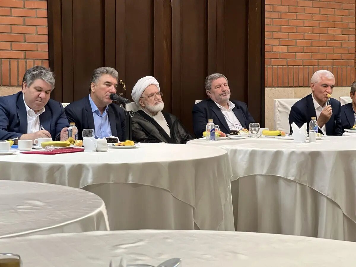 عکس/ بازگشت مهدی کروبی به به فعالیت حزبی پس از ۱۶ سال