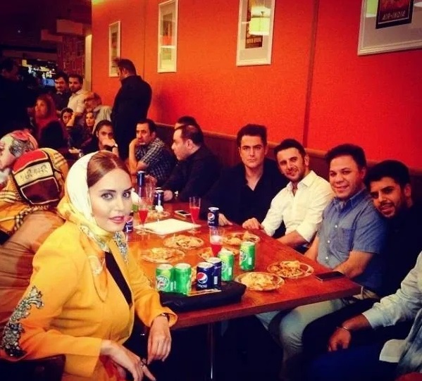 رستوران محمدرضا گلزار