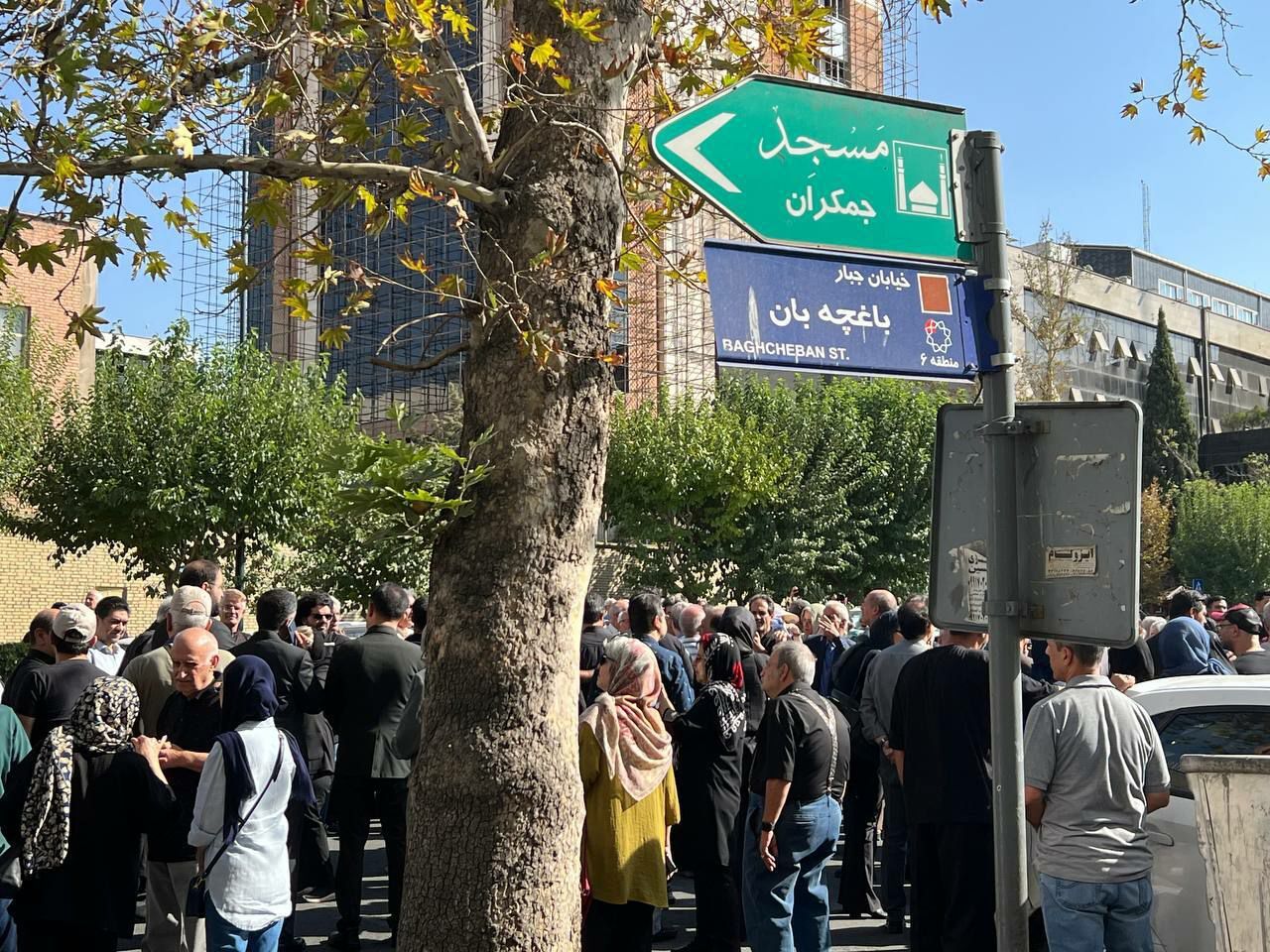 مراسم تشییع ثمینه باغچه‌بان در مدرسه ناشنوایان باغچه‌بان