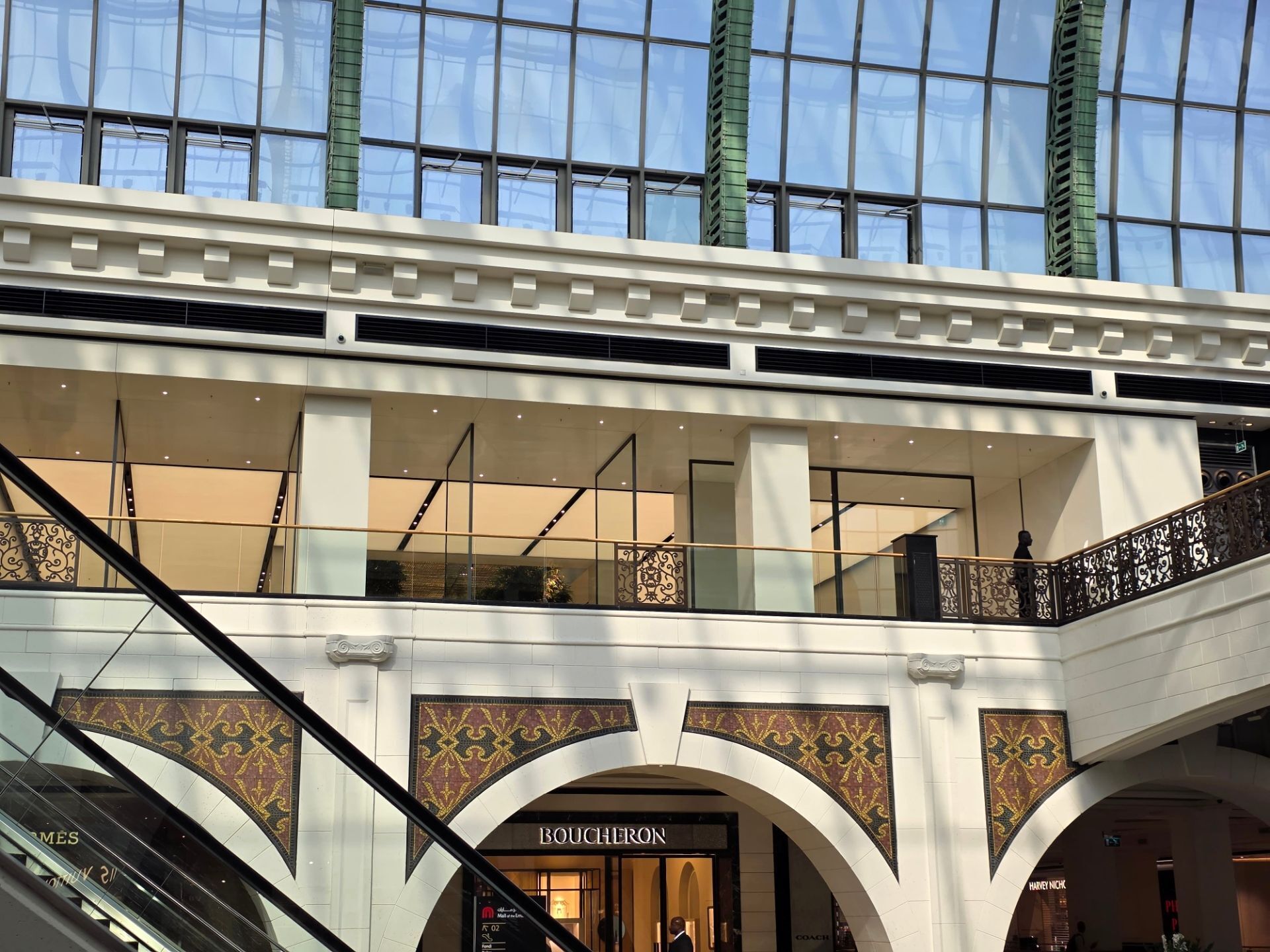 بازار سیاه آیفون ۱۷ به‌شدت داغ شد