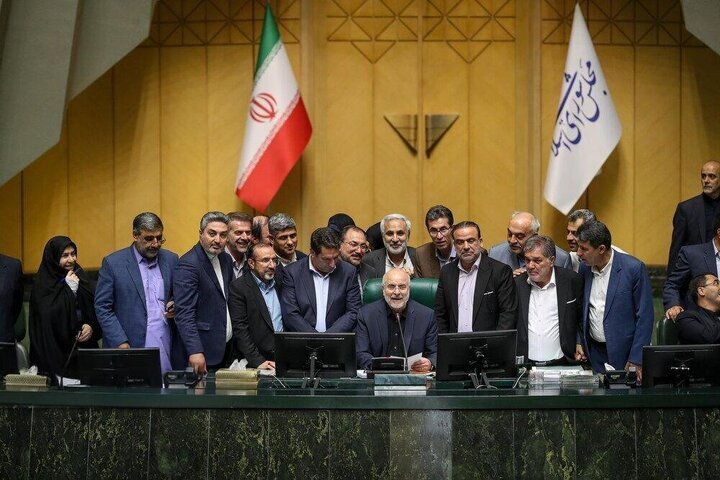 حقوق نمایندگان مجلس چقدر است؟