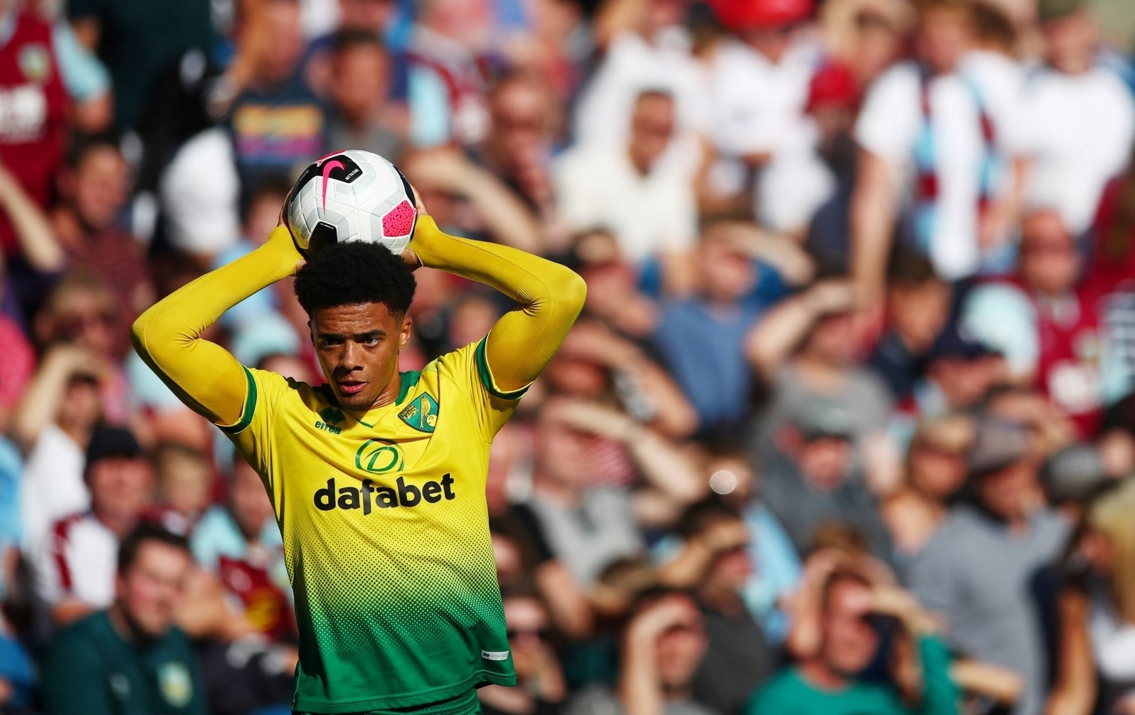 مدافع انگلیسی جدید پرسپولیس در راه ایران