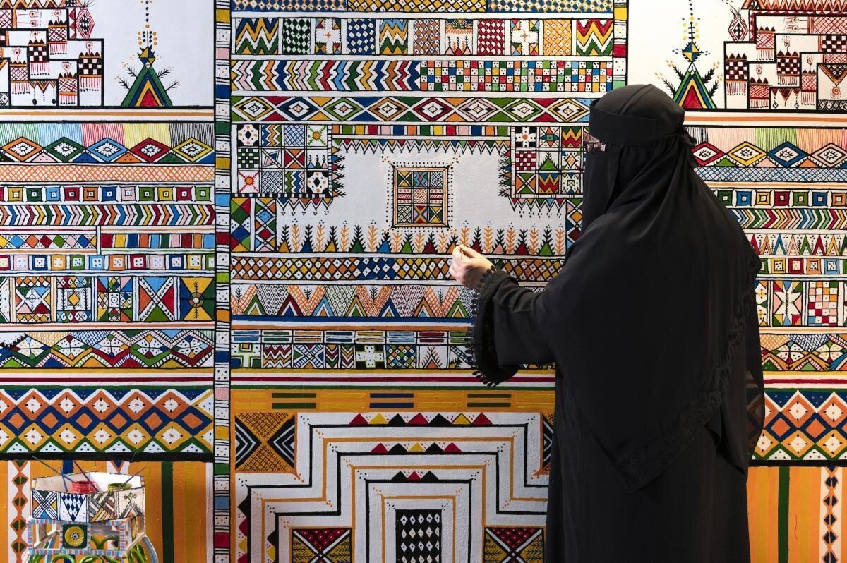 زنان، قلم و اعتراض: تحول فرهنگی در قلب عربستان