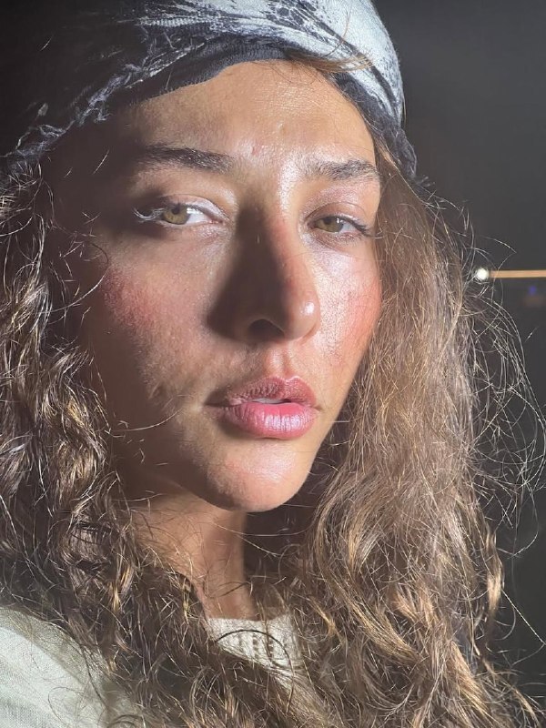 آناهیتا درگاهی با استایل متفاوت و نگاه معنادار