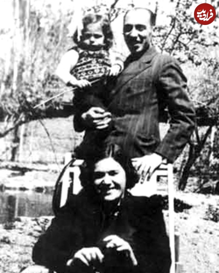 ژست خاص فرح دیبا