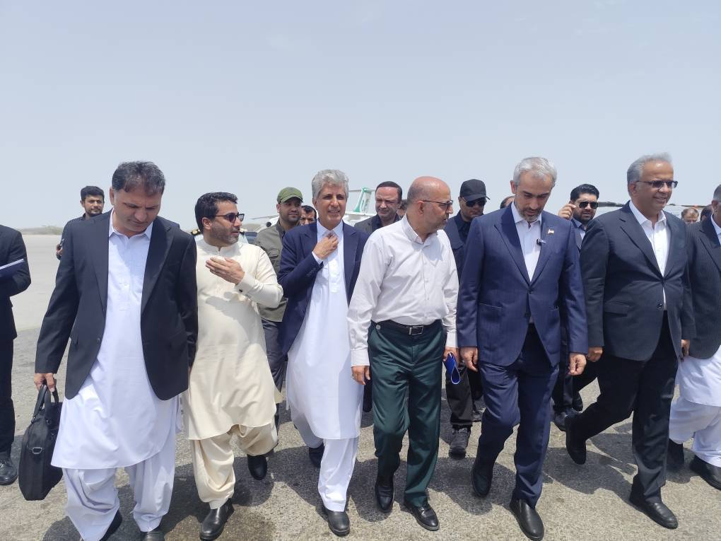 وزیر اقتصاد وارد سیستان و بلوچستان شد