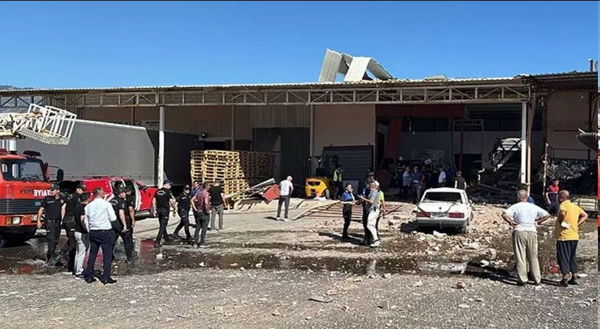 انفجار در آنتالیا ترکیه؛ ۳ نفر زخمی و یک تن نیز کشته شد انفجار در آنتالیا ترکیه؛ ۳ نفر زخمی و یک تن نیز کشته شد