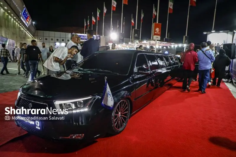 دنا لیموزین به نمایش درآمد!