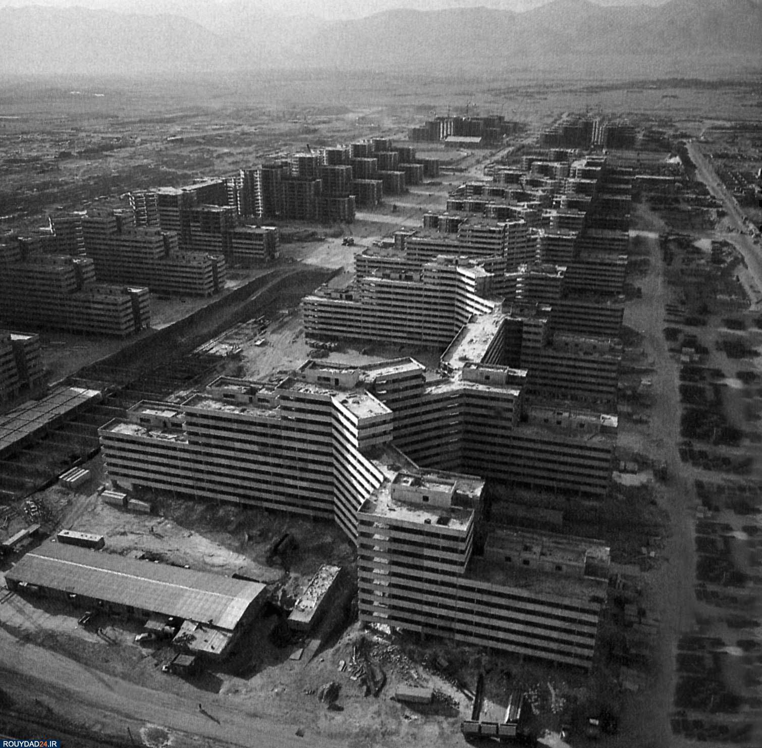 بازدید محمدرضا شاه از ماکت شهرک اکباتان ۶۵ سال پیش