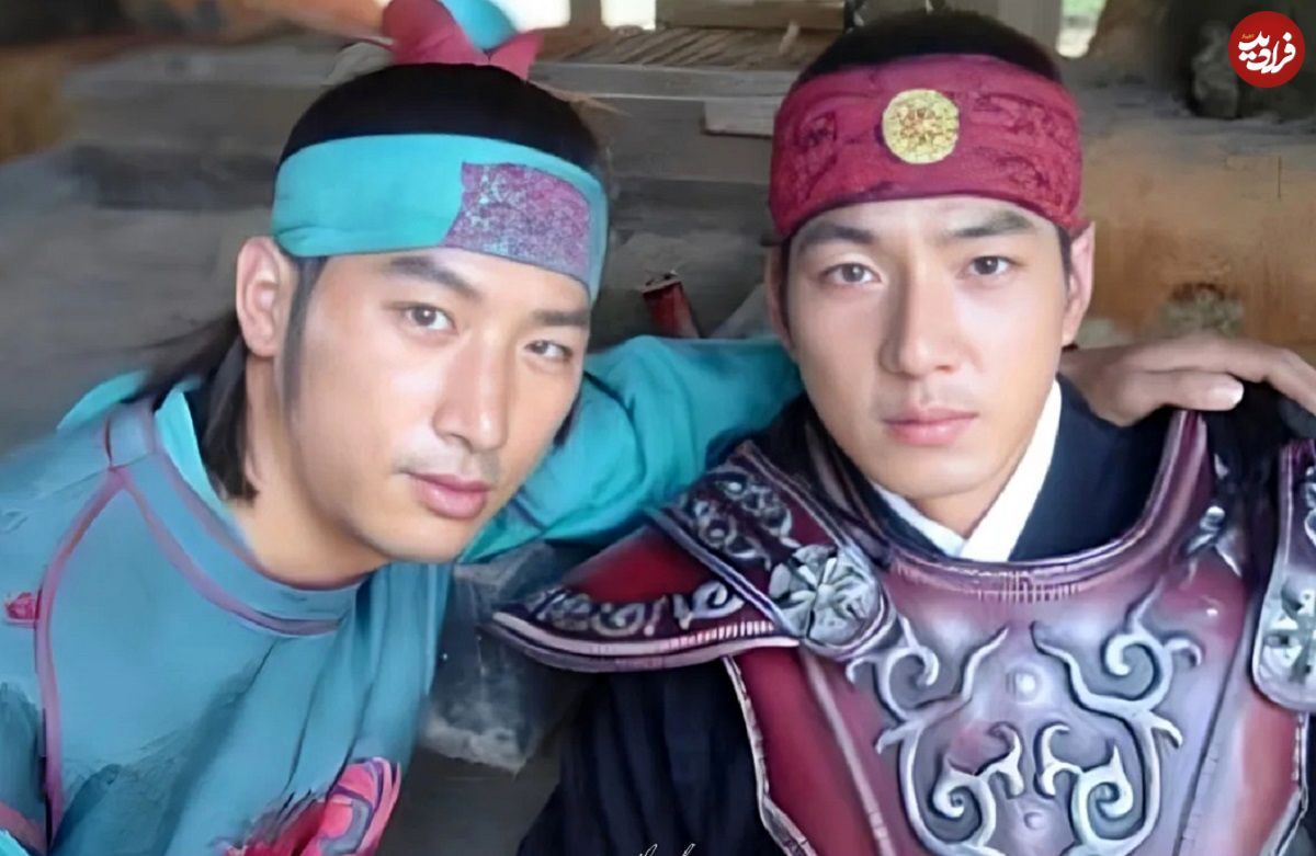 جومونگ در کنار بدلکارش ۲۰ سال پیش در پشت صحنه سریال جومونگ