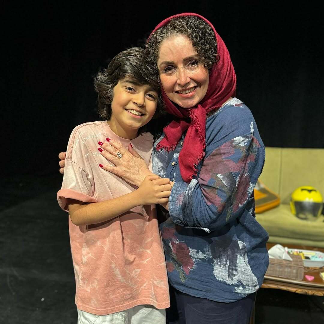 رایان سرلک در آغوش ژاله صامتی