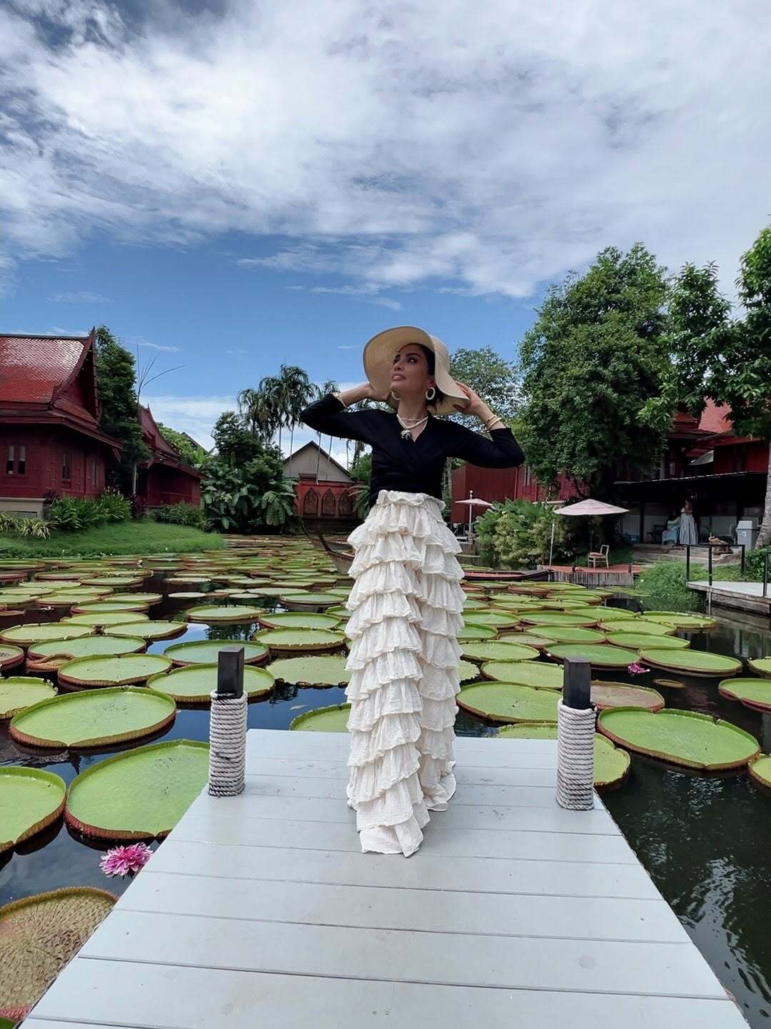 صحرا اسداللهی در تایلند