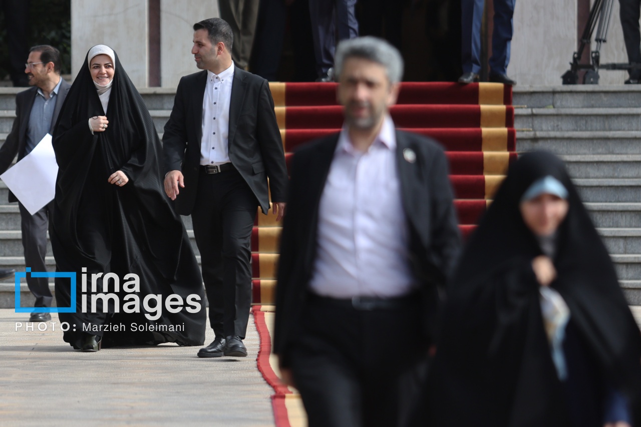 زهرا پزشکیان به همراه همسرش