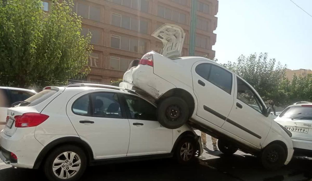 تصادف زنجیره ای