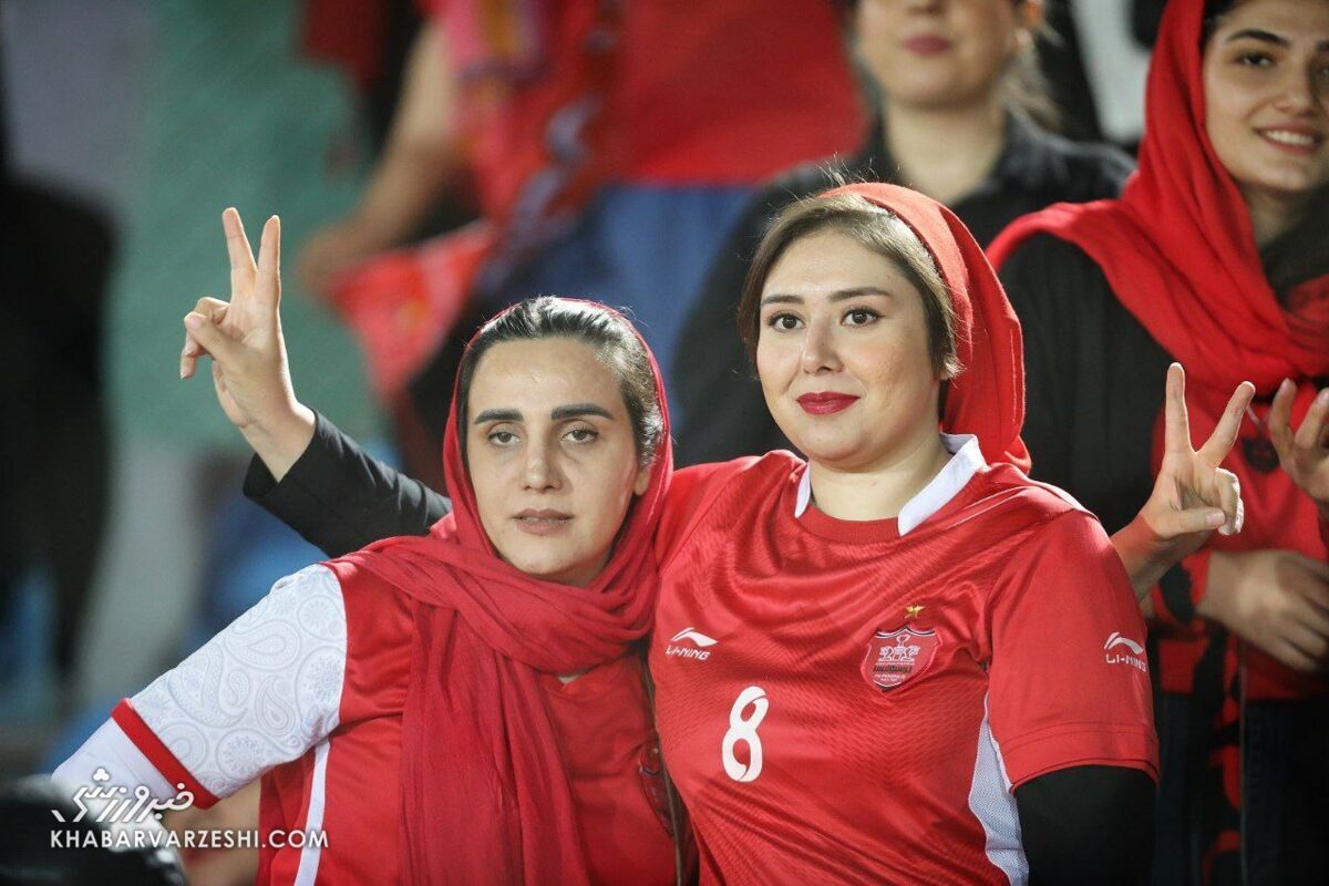 اقدام زیبا و تماشایی زنان پرسپولیس در ورزشگاه