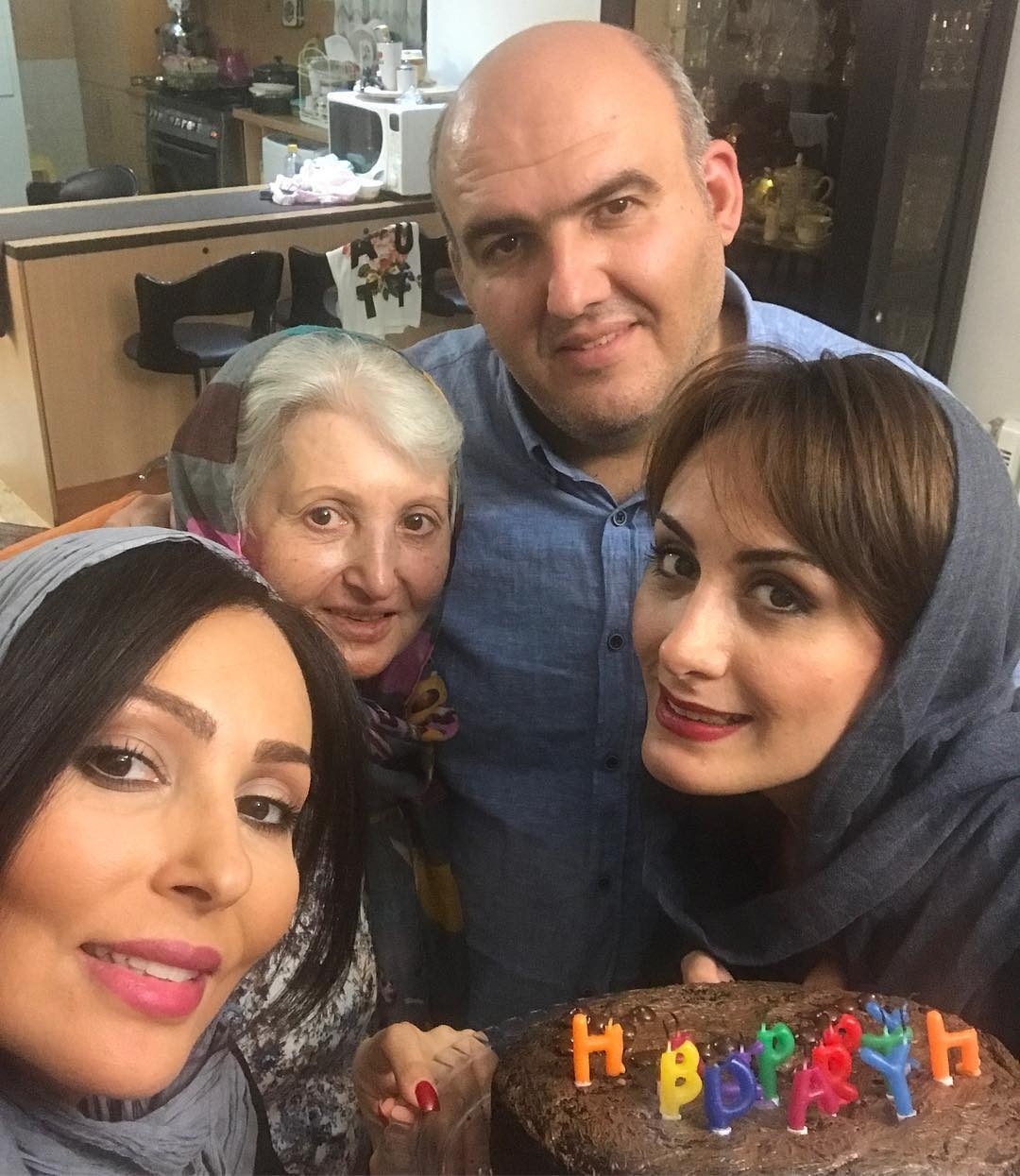 مجری برنامه عشق ابدی مجری برنامه عشق ابدی