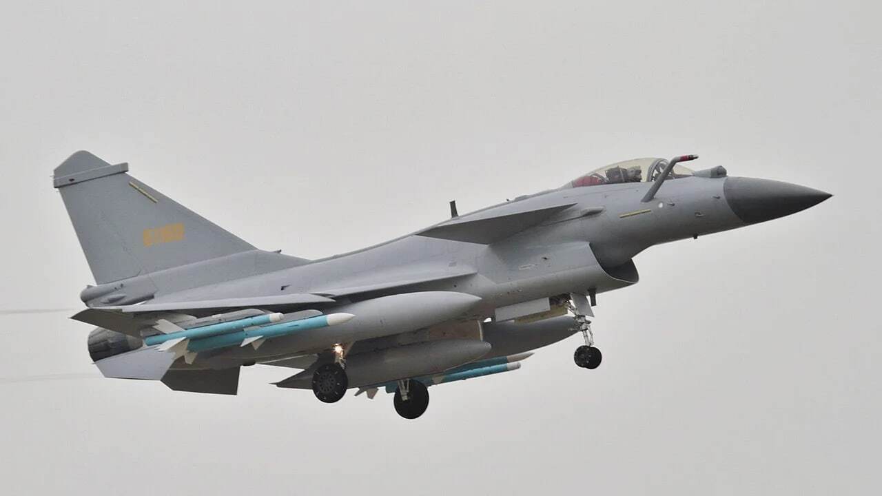 انتقال ۱۰ فروند جنگنده J-۱۰ چینی از پاکستان به ایران