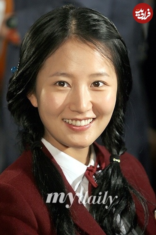 خواهر موهیول در نقش دختر دبیرستانی